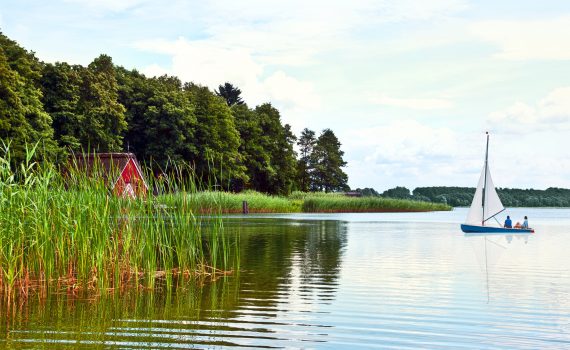 Segelboot auf dem See