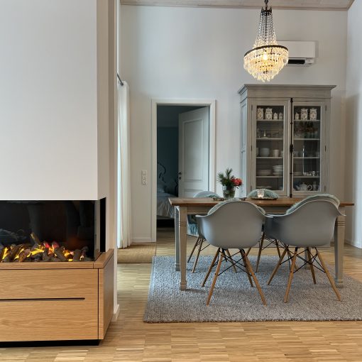 Kamin und Essbereich